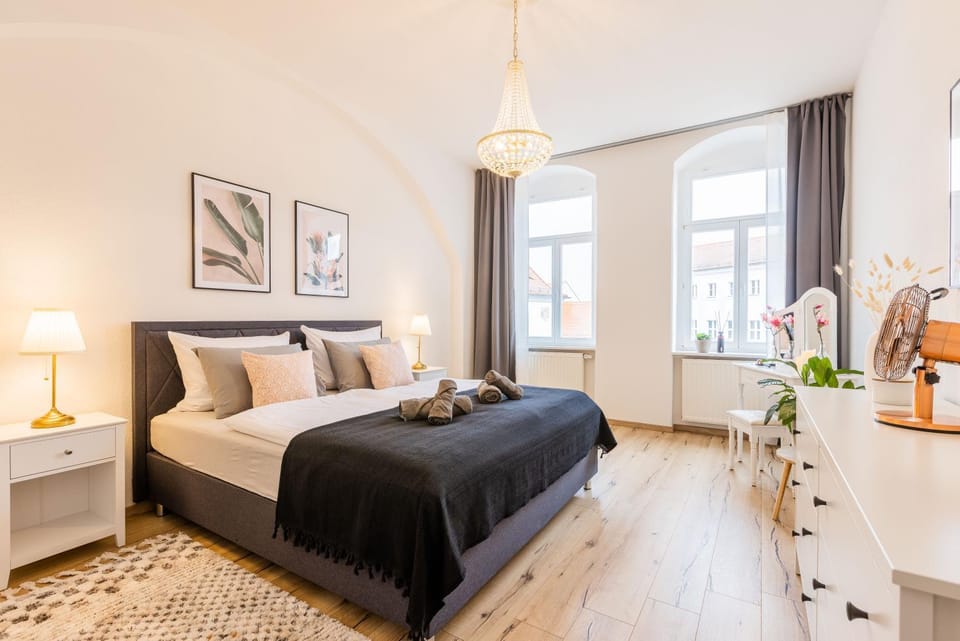 Bed, Bedroom