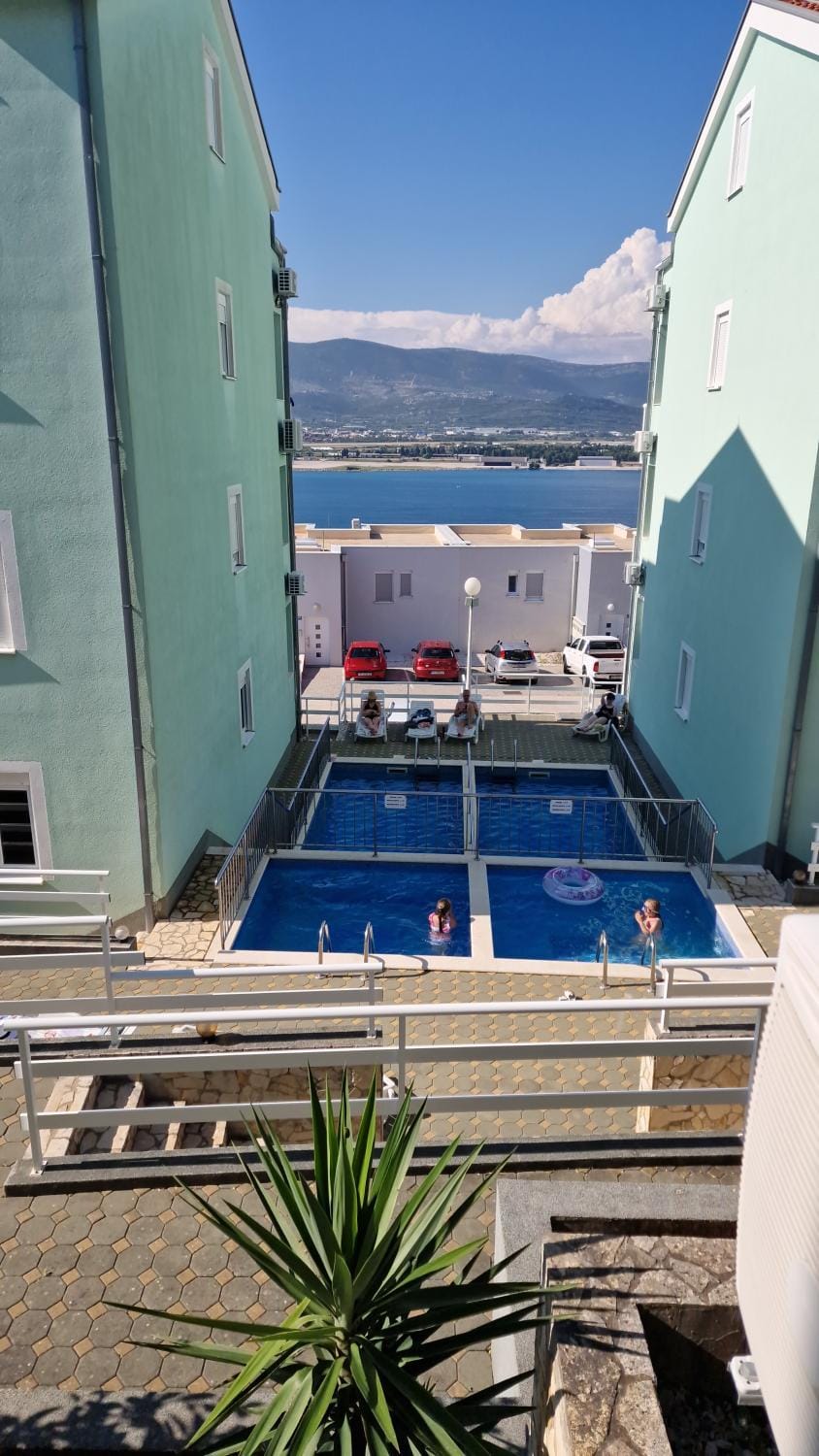 Patio, Balcony/Terrace, Pool view, Swimming pool