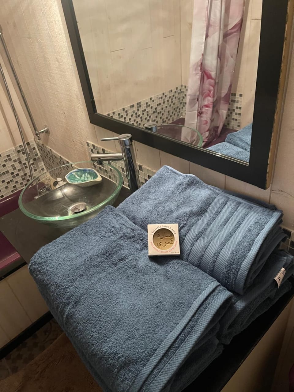 Bathroom, towels