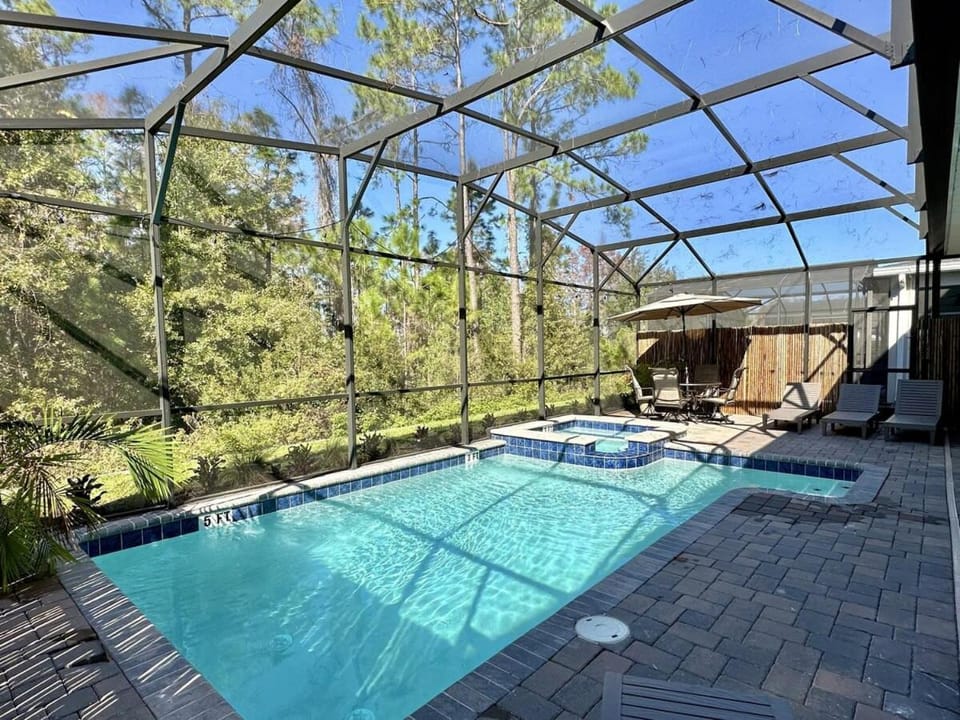 Amazing 6br w pvt pool game room near Disney House in Kissimmee