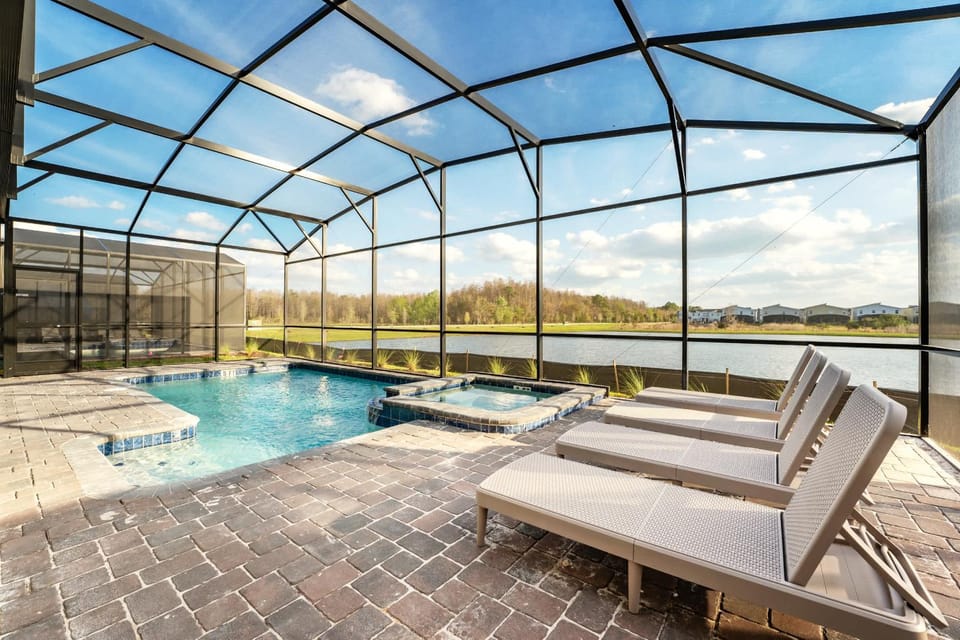 Amazing 8br villa w theme rms game room theater House in Kissimmee