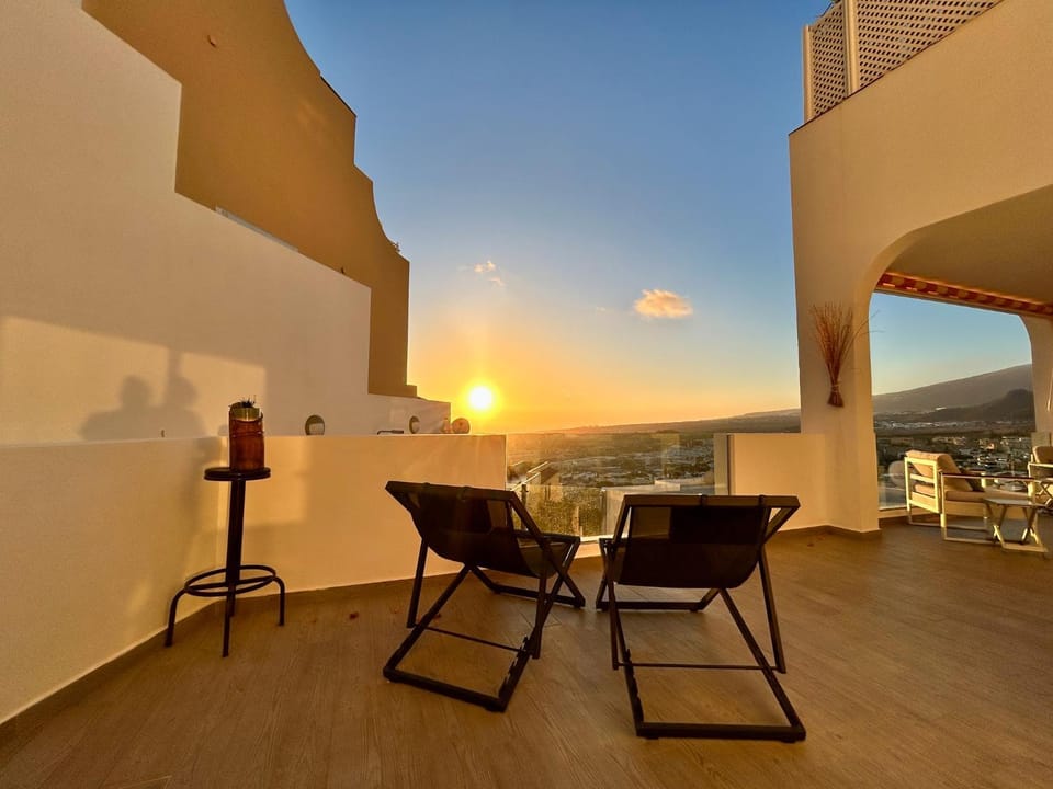 Patio, Natural landscape, View (from property/room), Balcony/Terrace, Mountain view, Sunset