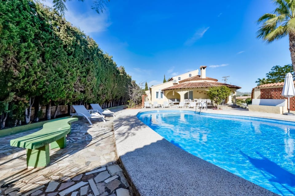 Property building, Swimming pool, sunbed