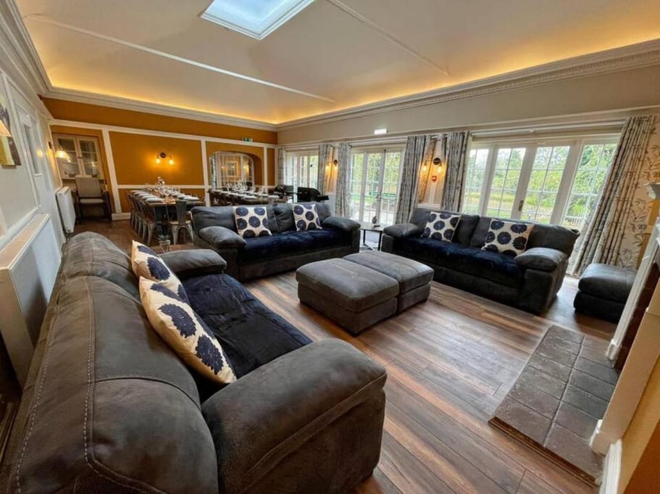 Lydney House Hotel Swaffham Sleeps 22 House in Swaffham