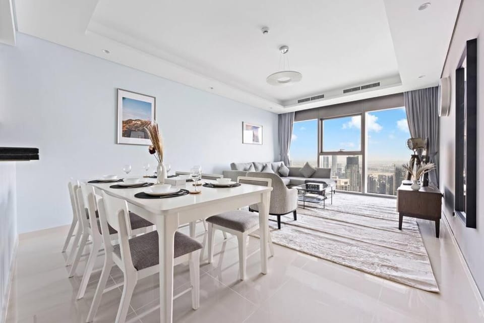 StoneTree - Paramount Tower Hotel & Residences 2 BR - Infinity Pool & Stunning View Apartment in Dubai