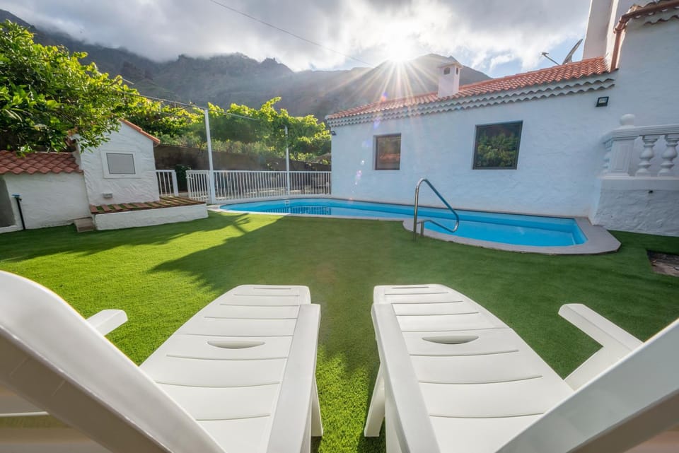Garden, Swimming pool