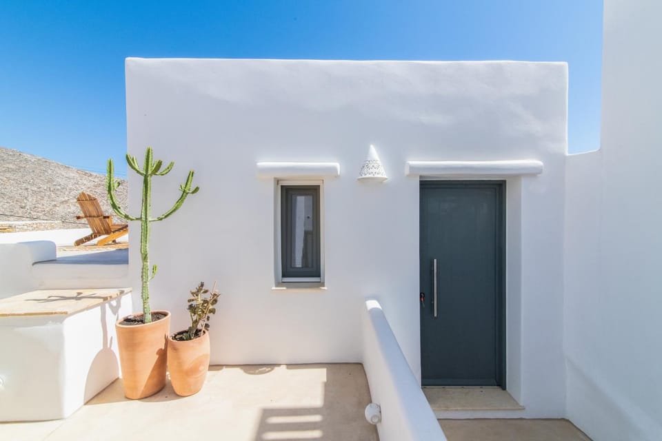 Property building, Day, Natural landscape, View (from property/room), Balcony/Terrace