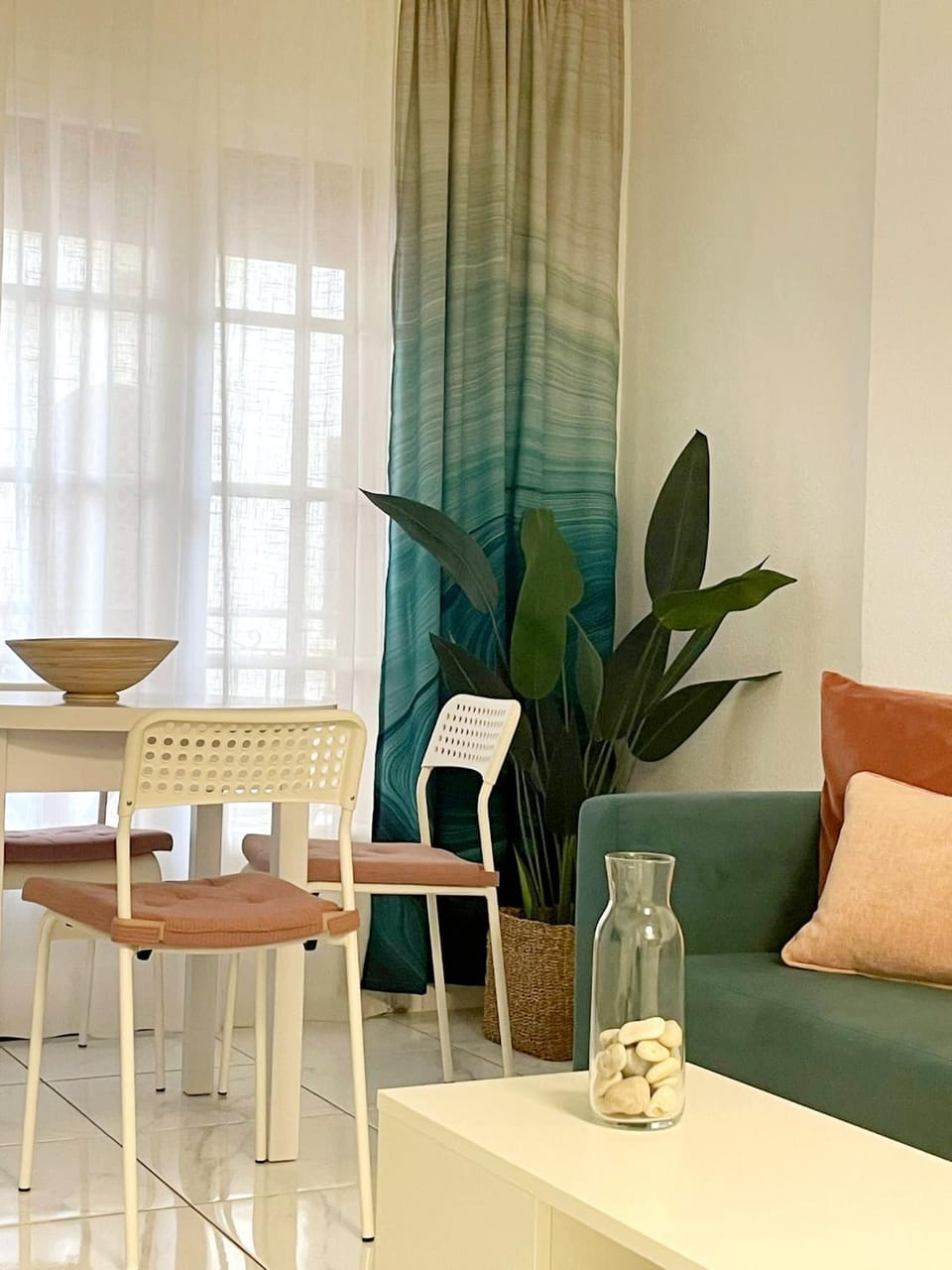 Living room, Seating area, Dining area