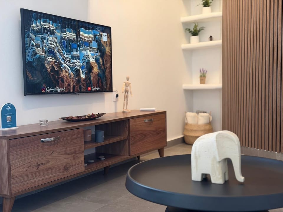 TV and multimedia, Seating area