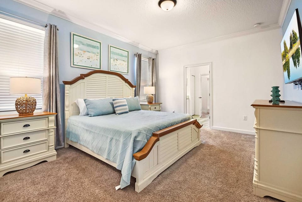 Awesome 9 br home w game room theater theme rms Villa in Osceola County