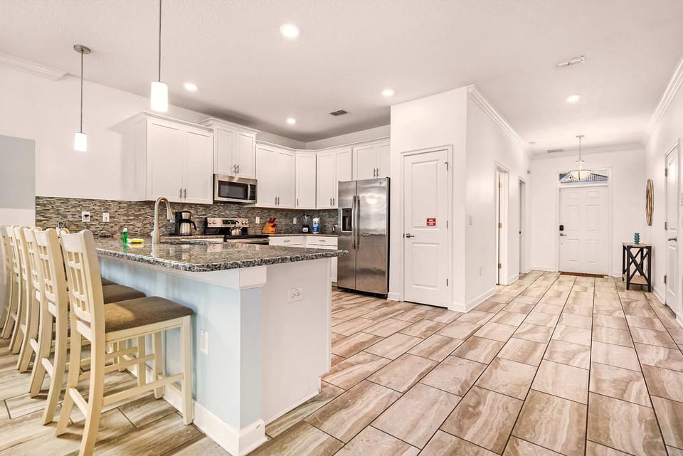 Awesome 9 br home w game room theater theme rms Villa in Osceola County