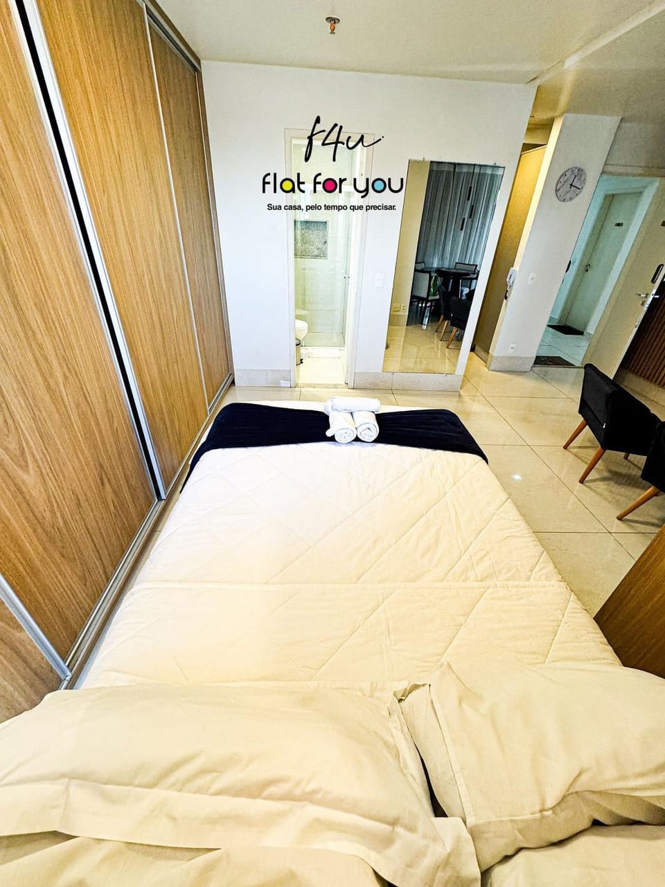 Photo of the whole room, Bedroom