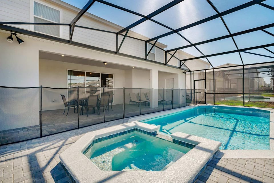 Wonderful new 8br w pool arcades movie theater House in Polk County