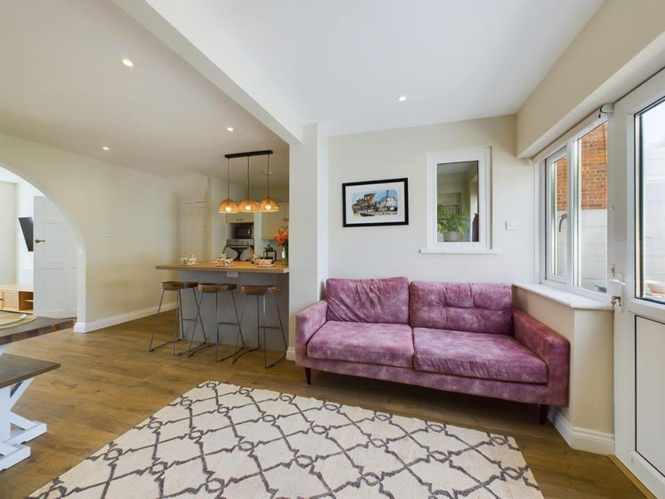 Kitchen or kitchenette, Seating area