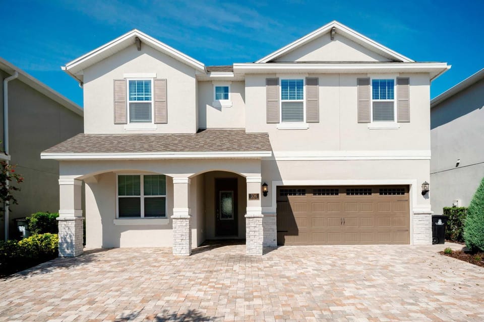 Beautiful 7 br 6 5 bath home w pool movie theater Villa in Four Corners