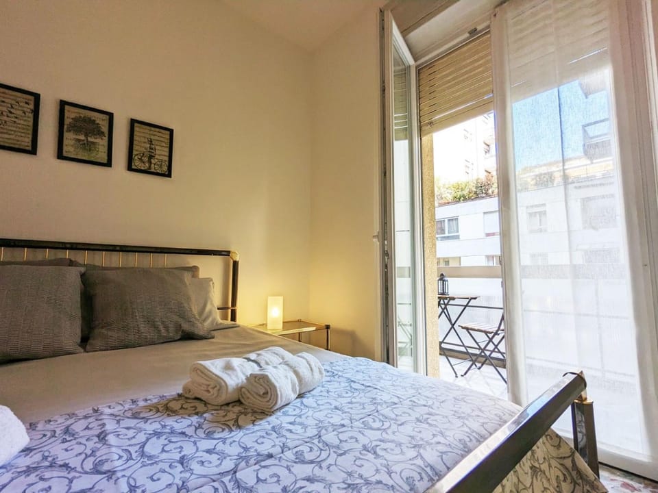 Property building, Patio, Restaurant/places to eat, View (from property/room), View (from property/room), Bedroom, Food, Garden view, Breakfast, Inner courtyard view