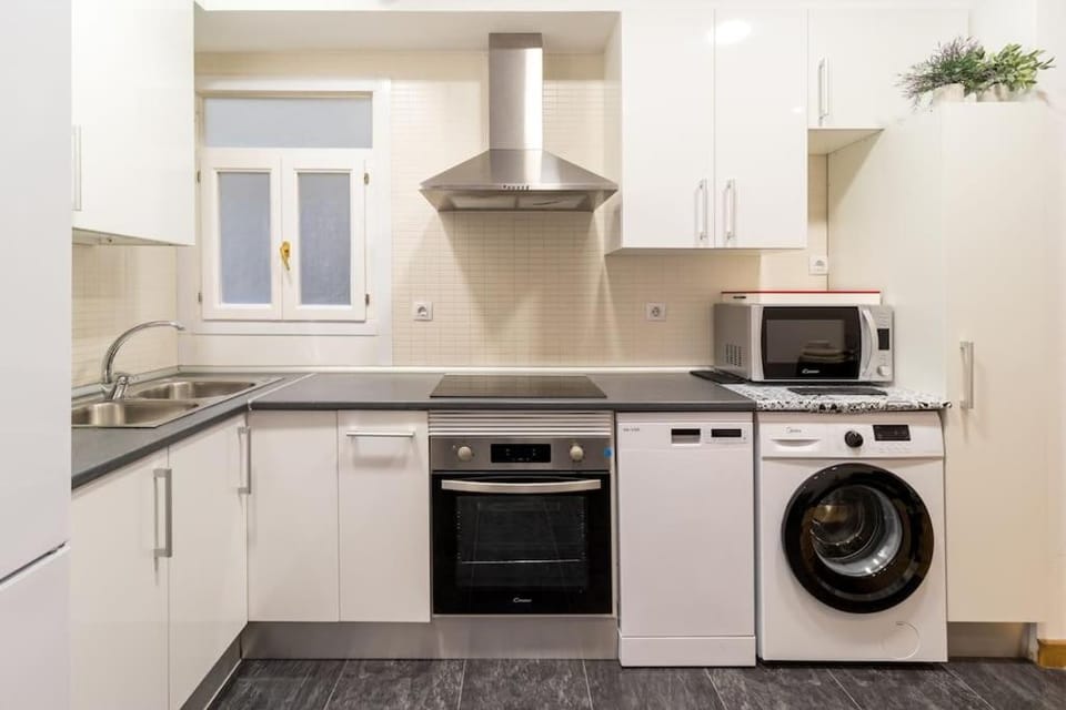 Kitchen or kitchenette, minibar, pet friendly, stove, toaster, washing machine