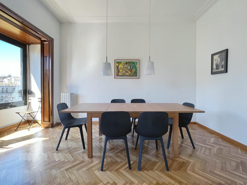 Seating area, Dining area