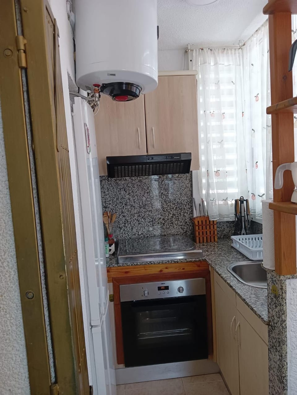Kitchen or kitchenette, minibar, pet friendly, stove