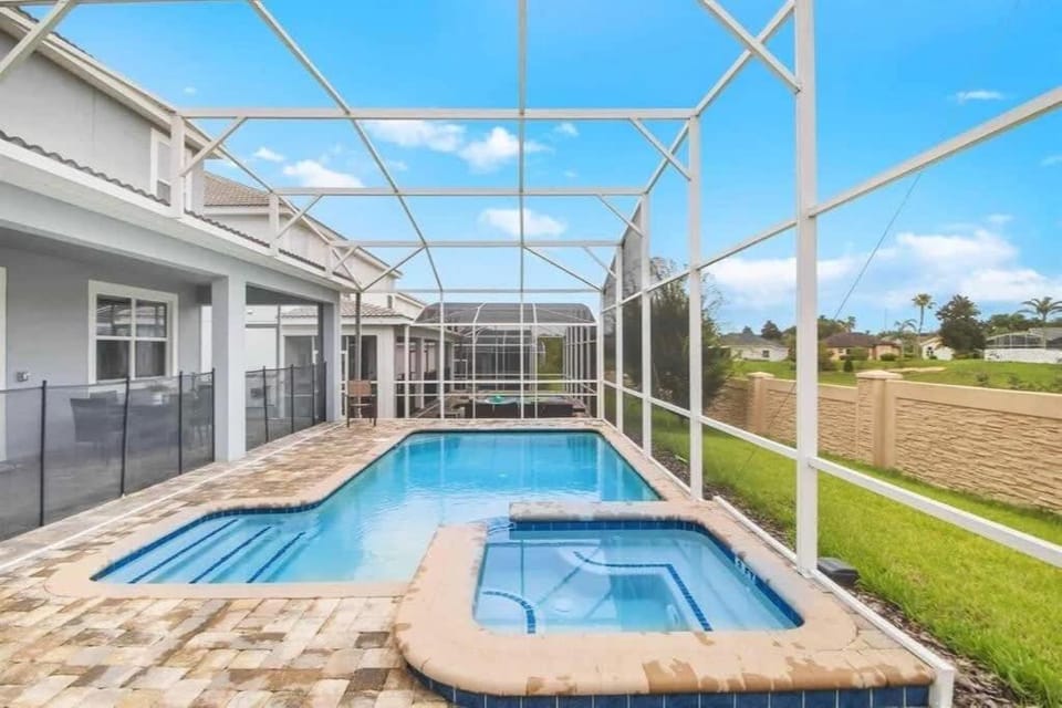 Luxury 9 Bed villa Jungle bedroom w slide gameroom House in Four Corners