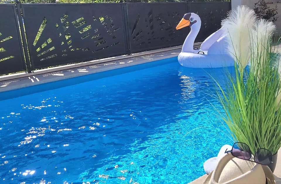 Day, Pool view, Swimming pool, sunbed