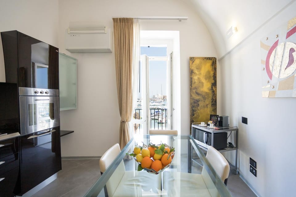 Maison Bleu LUXURY SUITE sul Porto di Trani Apartment in Trani