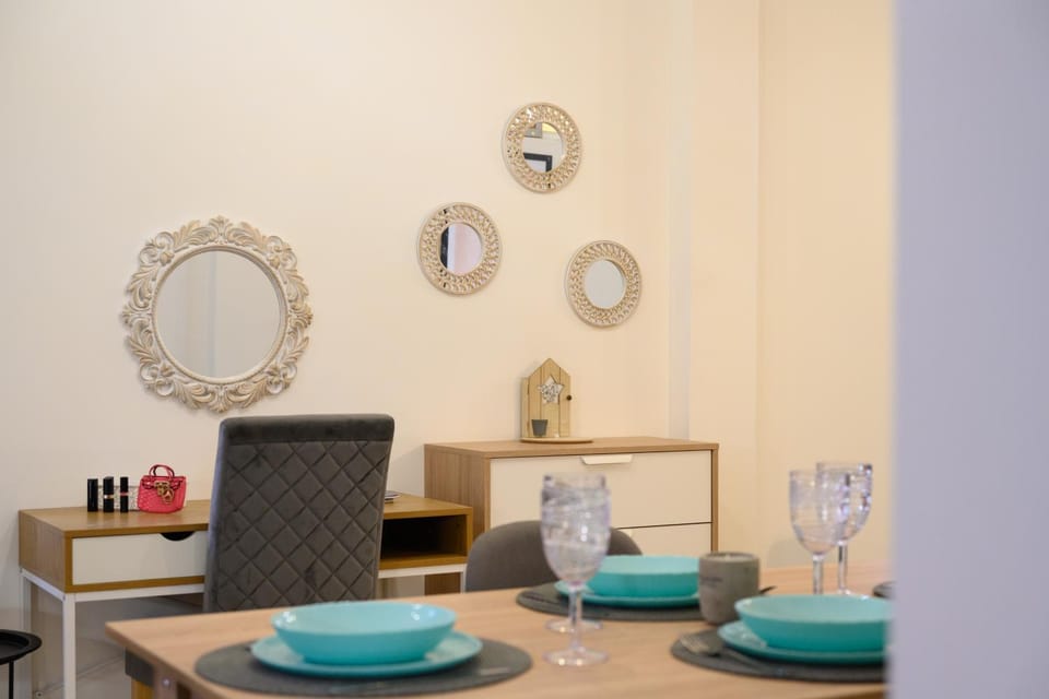 Seating area, Dining area