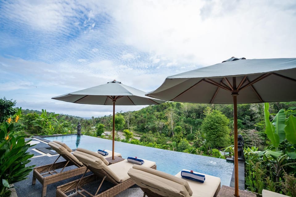 Patio, Spring, Day, Natural landscape, Garden, View (from property/room), Balcony/Terrace, Balcony/Terrace, Garden view, Mountain view, Pool view, Swimming pool, sunbed