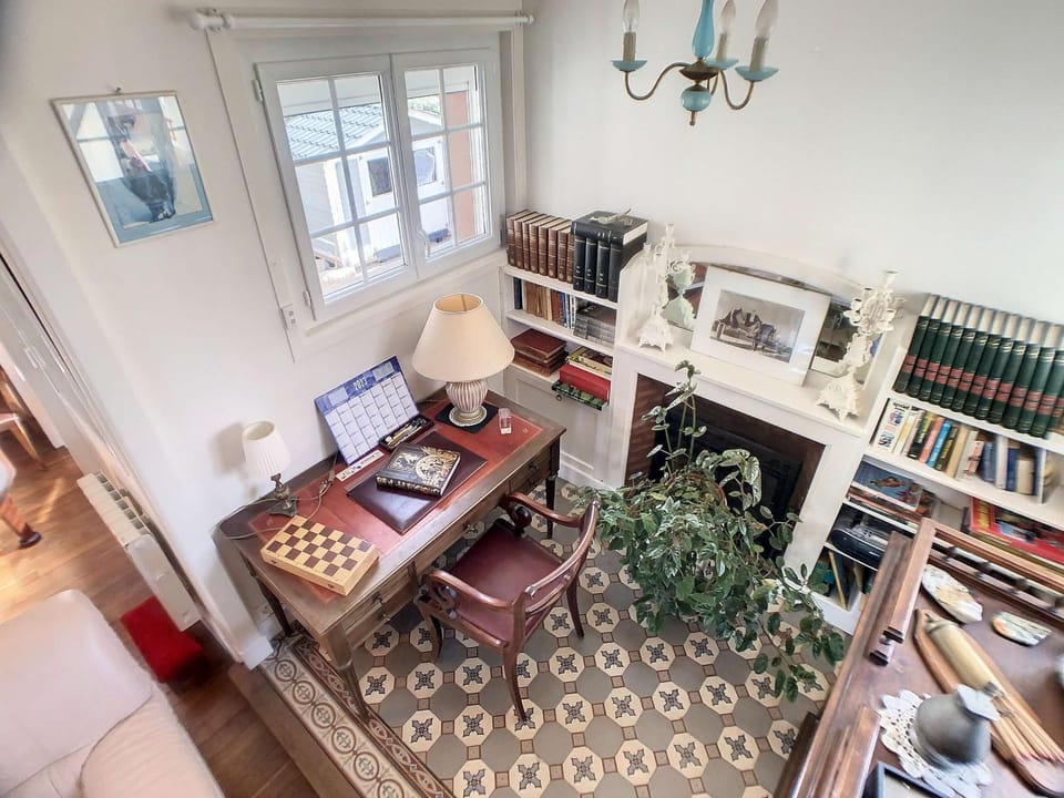 Maison Mitoyenne en Front de Mer avec Jardin, Centre de Jullouville, Accès Direct Plage - FR-1-361-472 Apartment in Jullouville