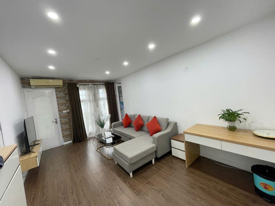 TV and multimedia, Living room, Seating area, Evening entertainment
