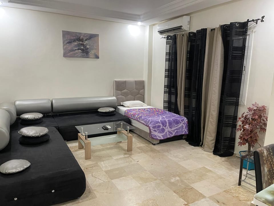 Appartement 10 1èr étage. POUR FAMILLE Apartment in Marrakesh