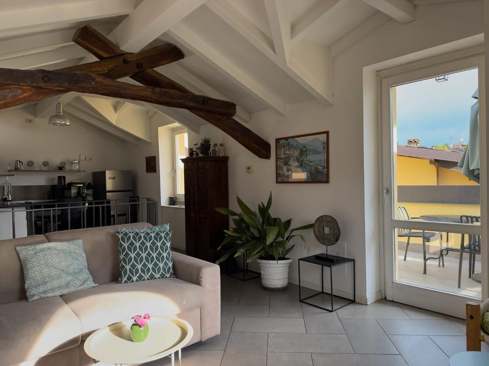 Skyway apartment with private lake view terrace Apartment in Bellagio