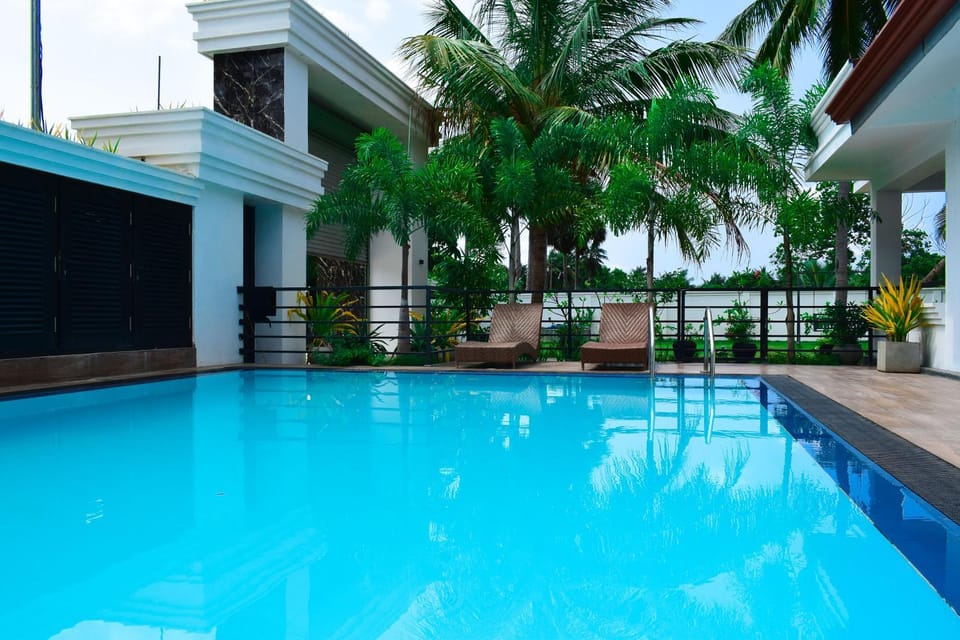 Property building, Swimming pool
