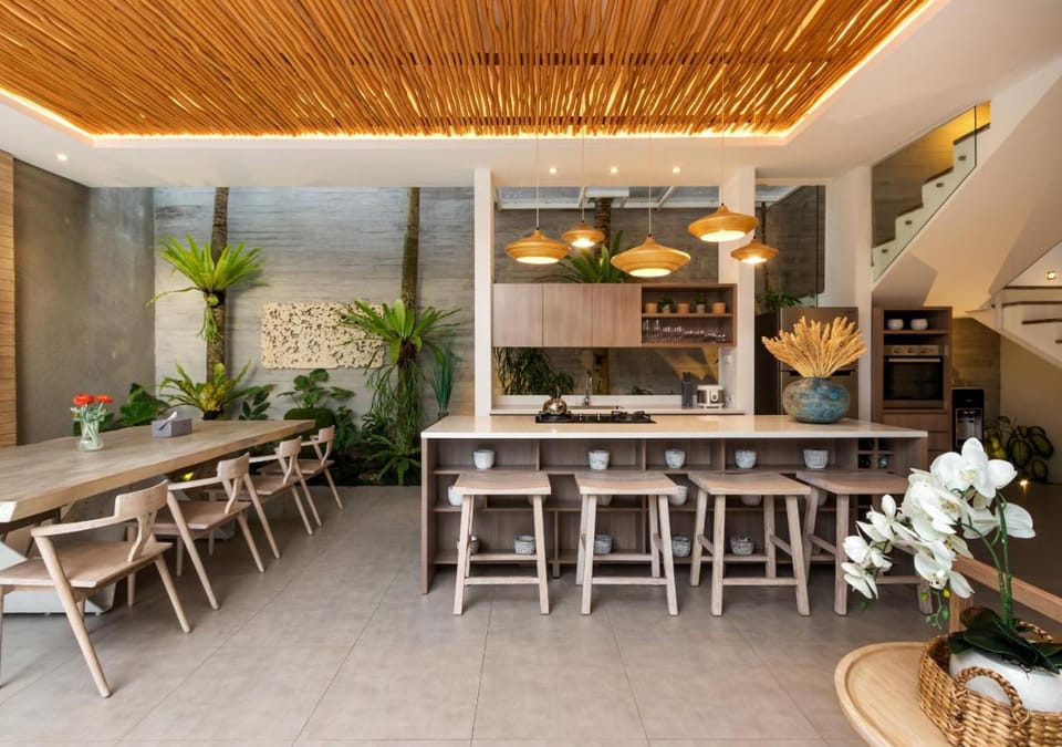 Kitchen or kitchenette, Living room, Seating area, Dining area