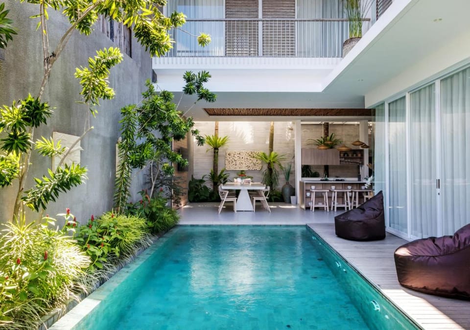 Pool view, Swimming pool