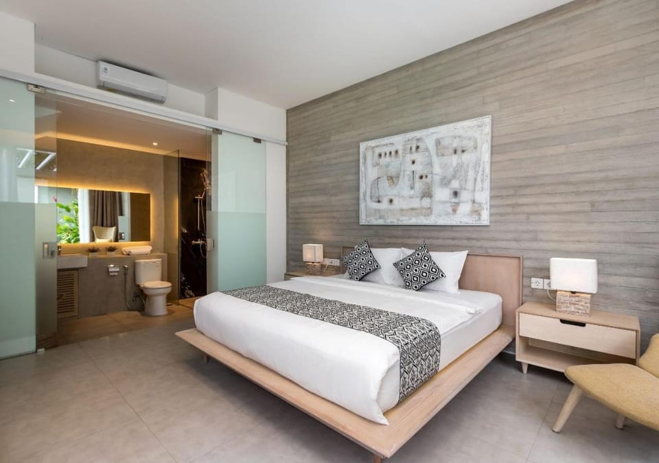 Bed, Photo of the whole room, Bedroom, air conditioner