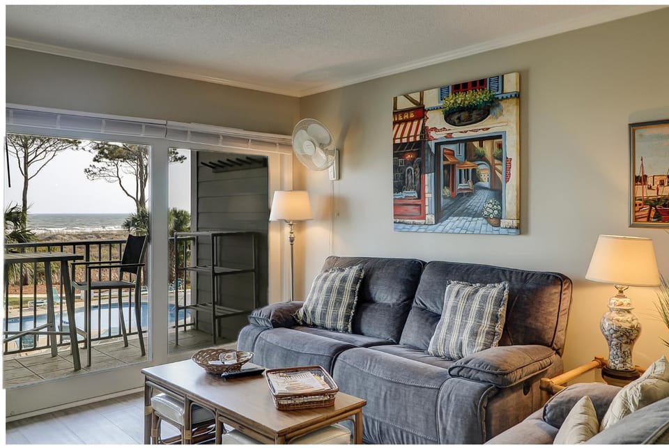 Master Bed w K Guest room w double bed & Bunk Beds Bikes & Beach Gear included House in South Forest Beach