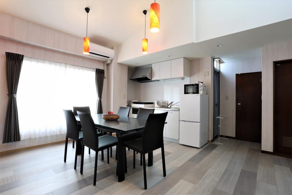 Dining area, kitchen