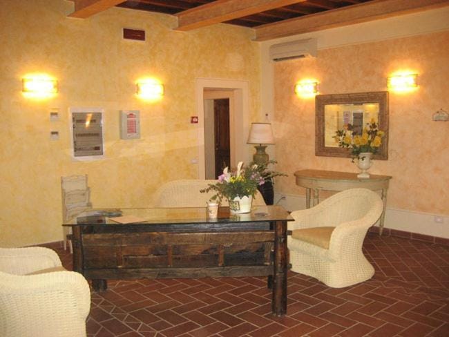 La Vallata - Lajatico Azienda Naturalistica Agriturismo Farm Stay in Tuscany