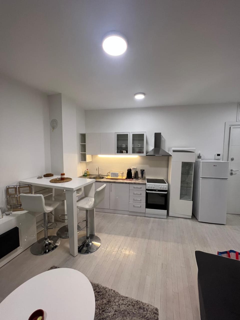 Kitchen or kitchenette, pet friendly, stove