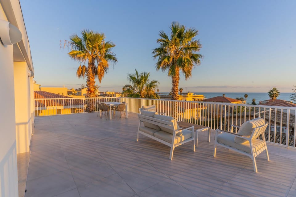 View (from property/room), Balcony/Terrace, Sea view