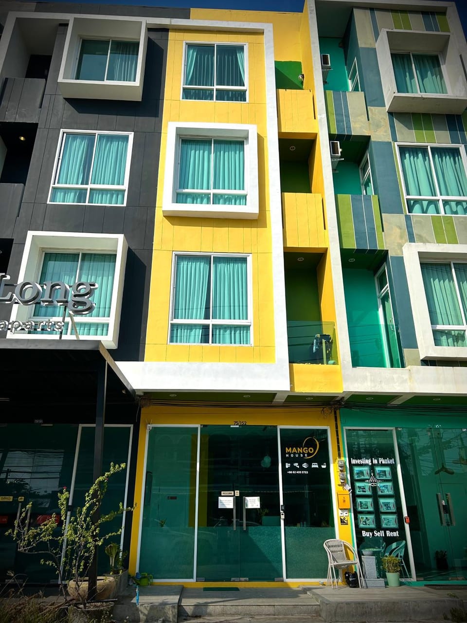 Property building, Facade/entrance, Parking