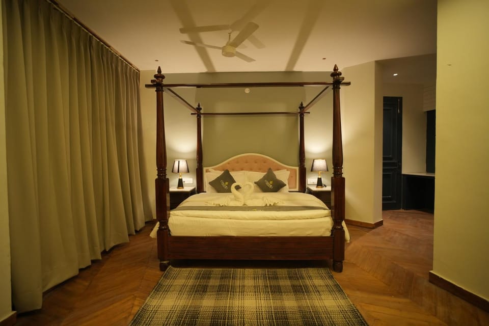 Photo of the whole room, Bedroom