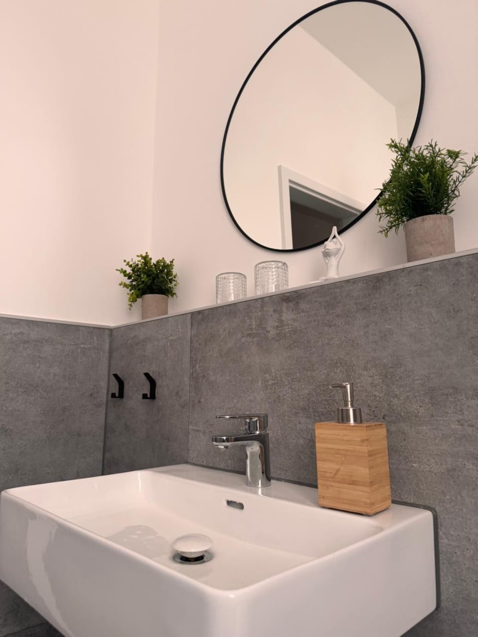 Studio Apartment im Zentrum mit Parkplatz & neuem Badezimmer Apartment in Magdeburg