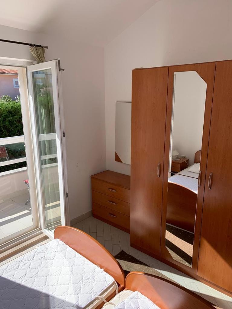 Bedroom, wardrobe