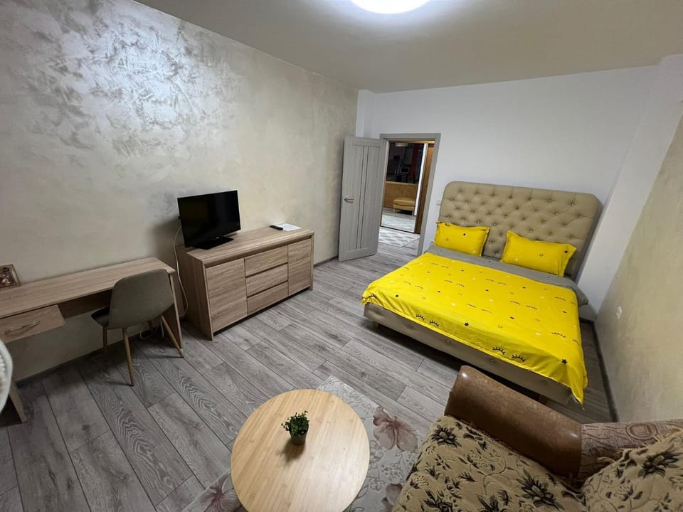 Panoramic La Cetate Apartment in Romania