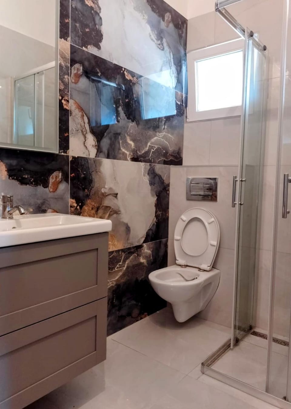 Shower, Toilet, Bathroom