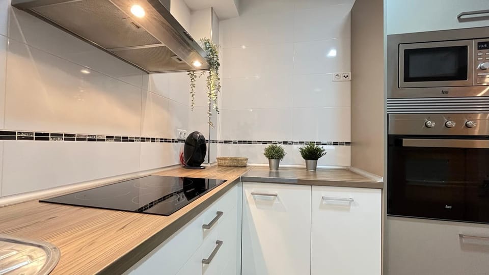 Kitchen or kitchenette, minibar, pet friendly, stove