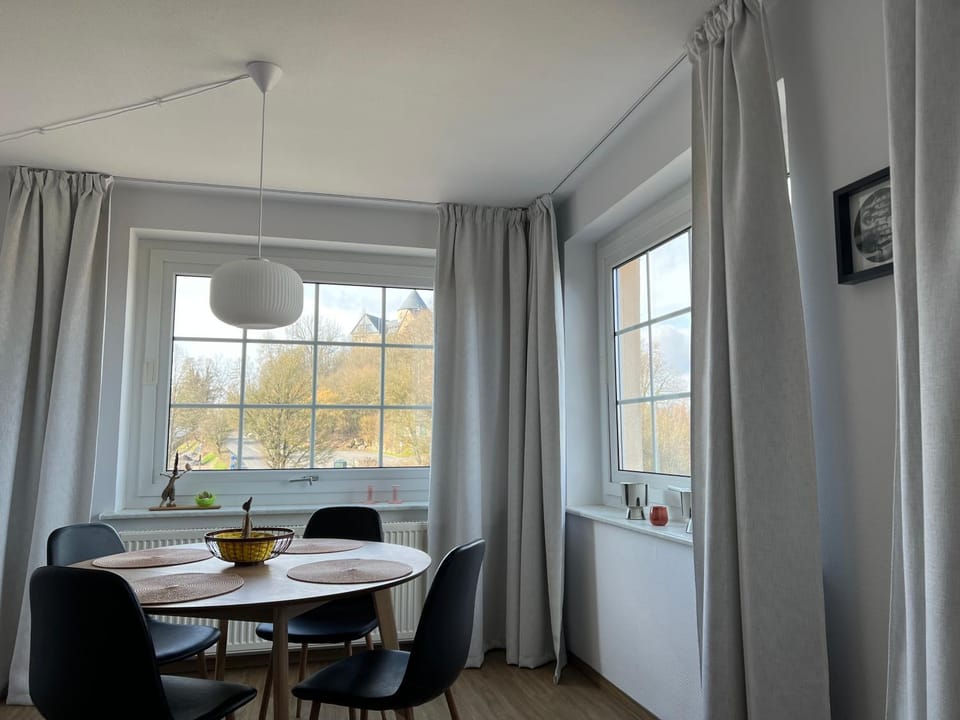 Living room, Dining area, Landmark view