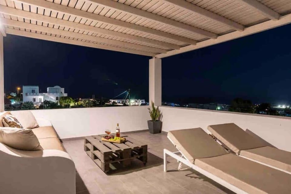 Patio, Night, View (from property/room), Balcony/Terrace, Seating area, Sea view, Sea view, Sunrise, sunbed